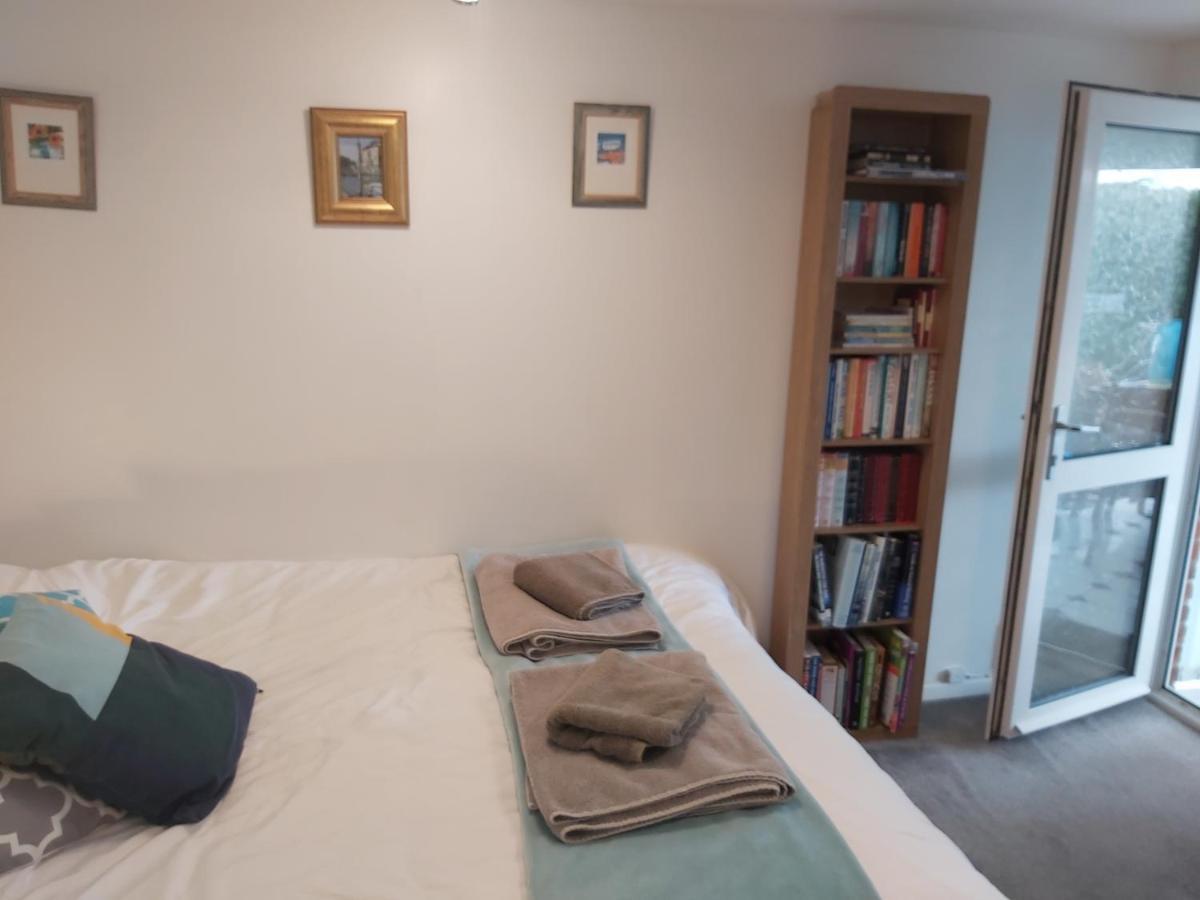 Garden Apartment نيوتن أبوت المظهر الخارجي الصورة